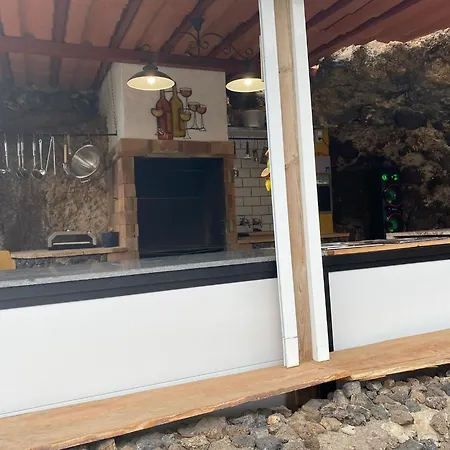 Large Heated Pool, Hot Tub, Bar, Games Room, Gym, 2 Caves, New Outdoor Kitchen Villa Atogo
