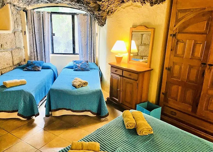 Large Heated Pool, Hot Tub, Bar, Games Room, Gym, 2 Caves, New Outdoor Kitchen Villa Atogo