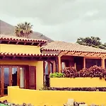 Large Heated Pool, Hot Tub, Bar, Games Room, Gym, 2 Caves, New Outdoor Kitchen Villa Atogo