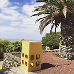Large Heated Pool, Hot Tub, Bar, Games Room, Gym, 2 Caves, New Outdoor Kitchen Villa