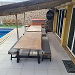 Large Heated Pool, Hot Tub, Bar, Games Room, Gym, 2 Caves, New Outdoor Kitchen Villa