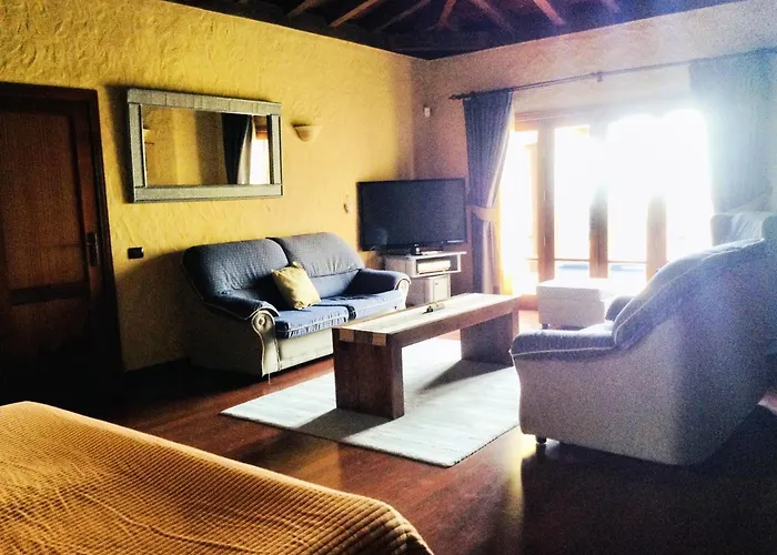 Villa Large Heated Pool, Hot Tub, Bar, Games Room, Gym, 2 Caves, New Outdoor Kitchen Atogo