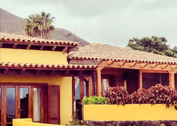 Large Heated Pool, Hot Tub, Bar, Games Room, Gym, 2 Caves, New Outdoor Kitchen Villa Atogo