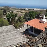 Large Heated Pool, Hot Tub, Bar, Games Room, Gym, 2 Caves, New Outdoor Kitchen *