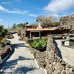 Large Heated Pool, Hot Tub, Bar, Games Room, Gym, 2 Caves, New Outdoor Kitchen Atogo