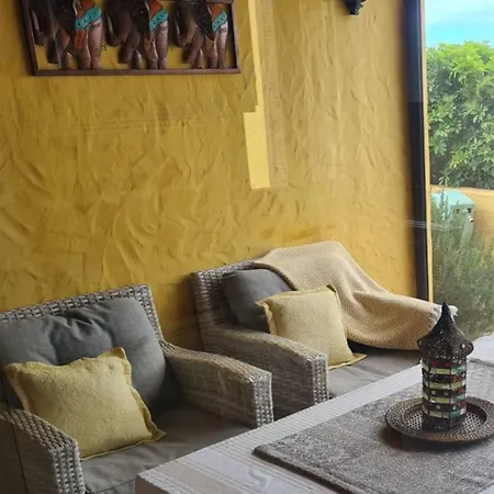 Large Heated Pool, Hot Tub, Bar, Games Room, Gym, 2 Caves, New Outdoor Kitchen