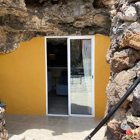 Villa Large Heated Pool, Hot Tub, Bar, Games Room, Gym, 2 Caves, New Outdoor Kitchen