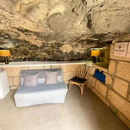Villa Large Heated Pool, Hot Tub, Bar, Games Room, Gym, 2 Caves, New Outdoor Kitchen *