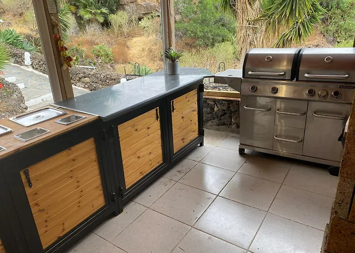 Large Heated Pool, Hot Tub, Bar, Games Room, Gym, 2 Caves, New Outdoor Kitchen * Atogo