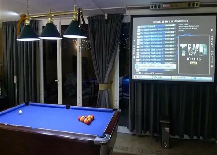 Large Heated Pool, Hot Tub, Bar, Games Room, Gym, 2 Caves, New Outdoor Kitchen * Atogo